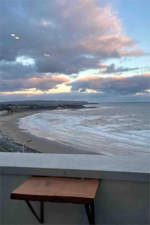 Spectacular 2 Bedroom Balcony Sea View Flat Scarborough Extérieur photo