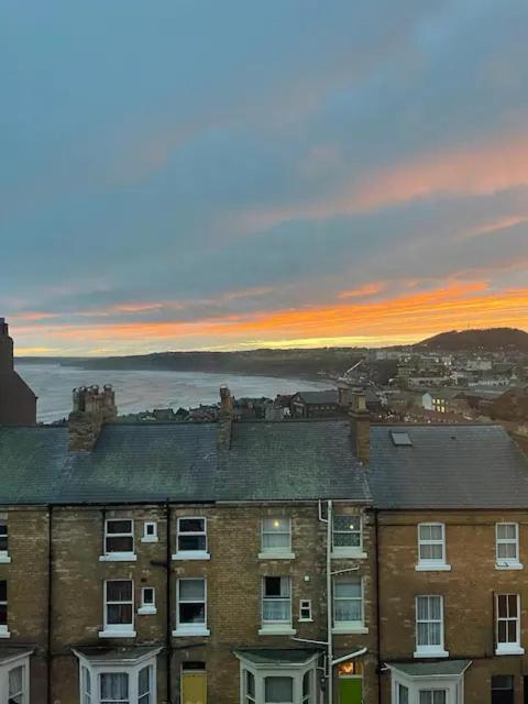 Spectacular 2 Bedroom Balcony Sea View Flat Scarborough Extérieur photo