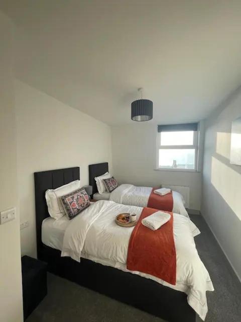 Spectacular 2 Bedroom Balcony Sea View Flat Scarborough Extérieur photo